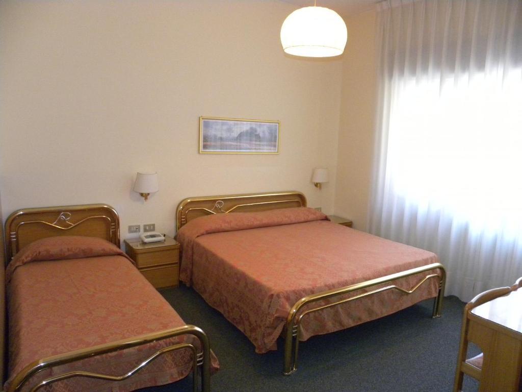 Hotel Rosengarten Pavia Kamer foto