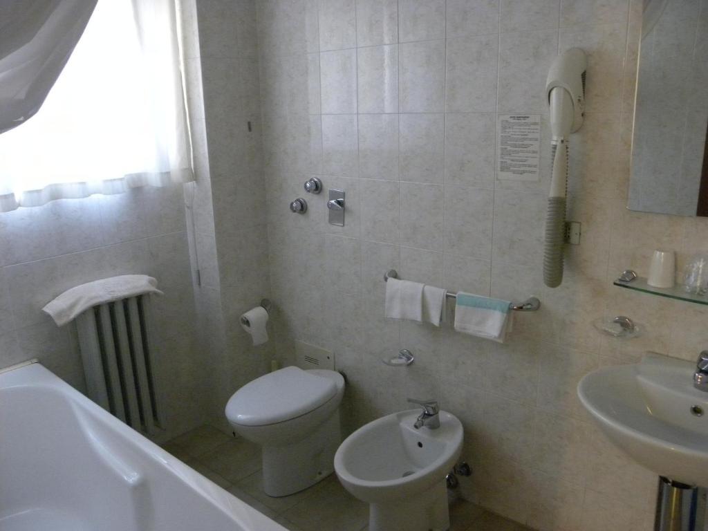 Hotel Rosengarten Pavia Kamer foto