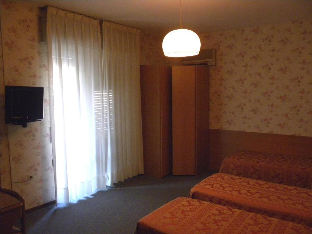 Hotel Rosengarten Pavia Kamer foto