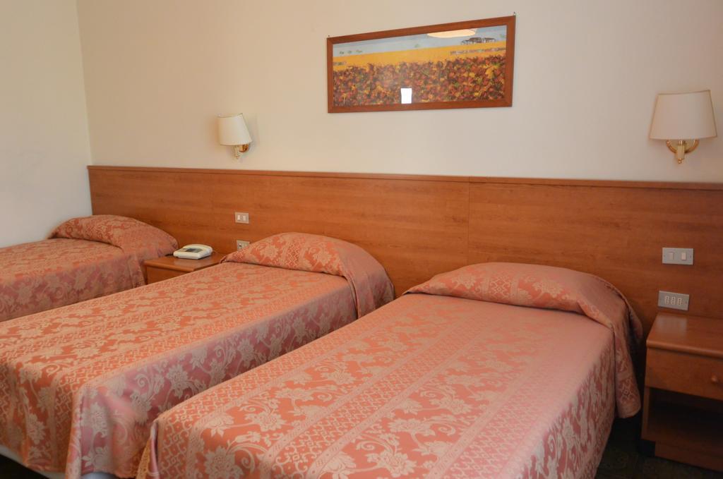 Hotel Rosengarten Pavia Buitenkant foto