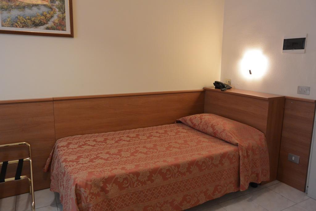 Hotel Rosengarten Pavia Buitenkant foto