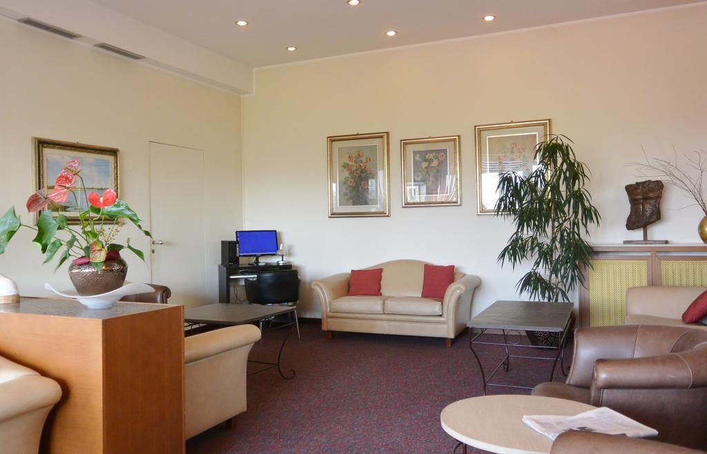 Hotel Rosengarten Pavia Buitenkant foto