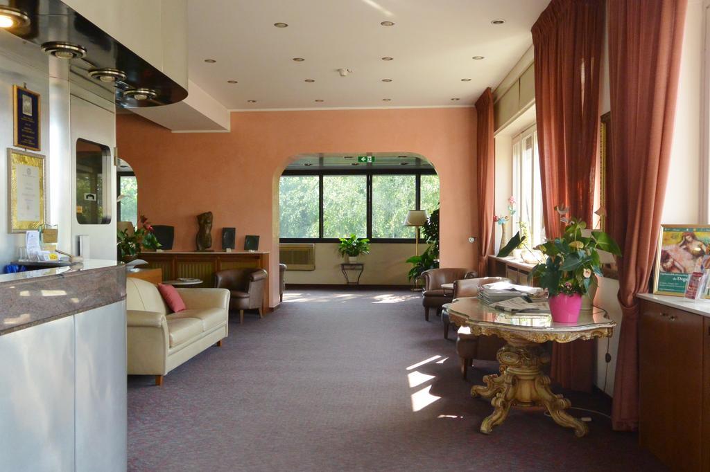 Hotel Rosengarten Pavia Buitenkant foto
