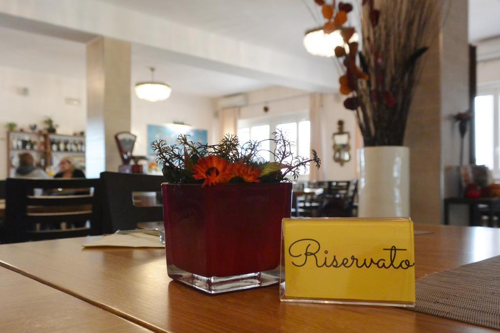 Hotel Rosengarten Pavia Buitenkant foto