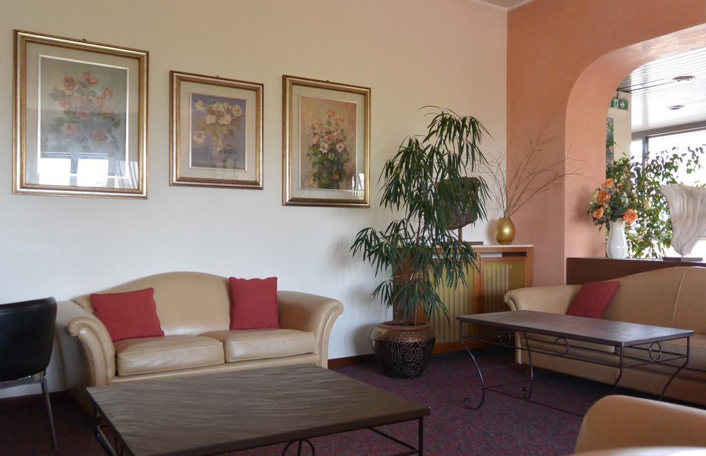 Hotel Rosengarten Pavia Buitenkant foto