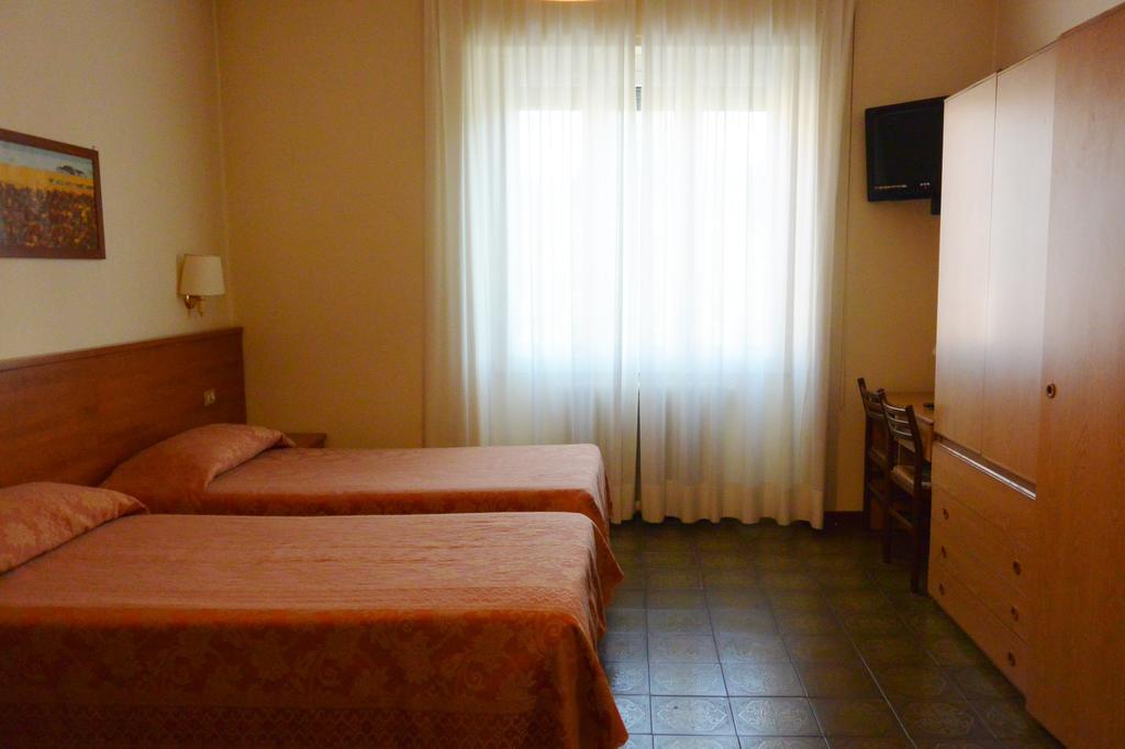 Hotel Rosengarten Pavia Kamer foto