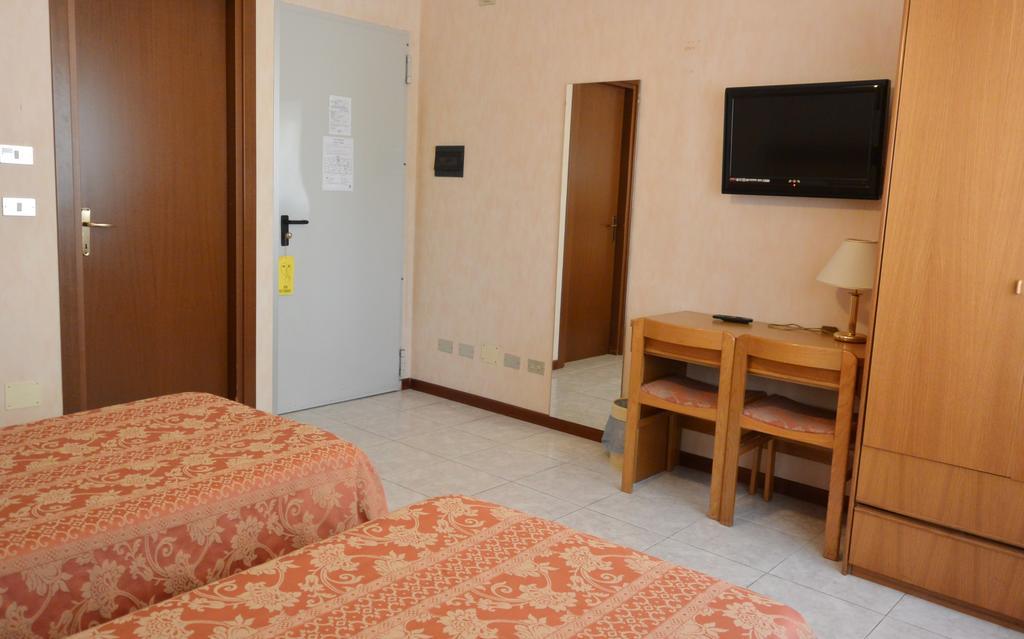 Hotel Rosengarten Pavia Kamer foto